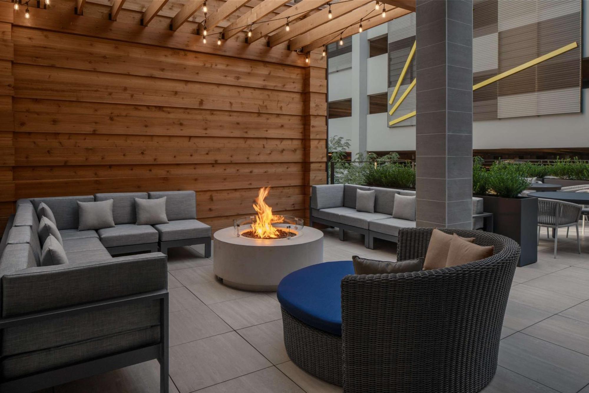 Homewood Suites By Hilton Charlotte Uptown First Ward מראה חיצוני תמונה